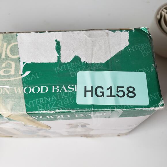 Vintage International Bazaar Pastel Porcelain Nativity Set On Wood Base 10PC - Picture 11 of 11